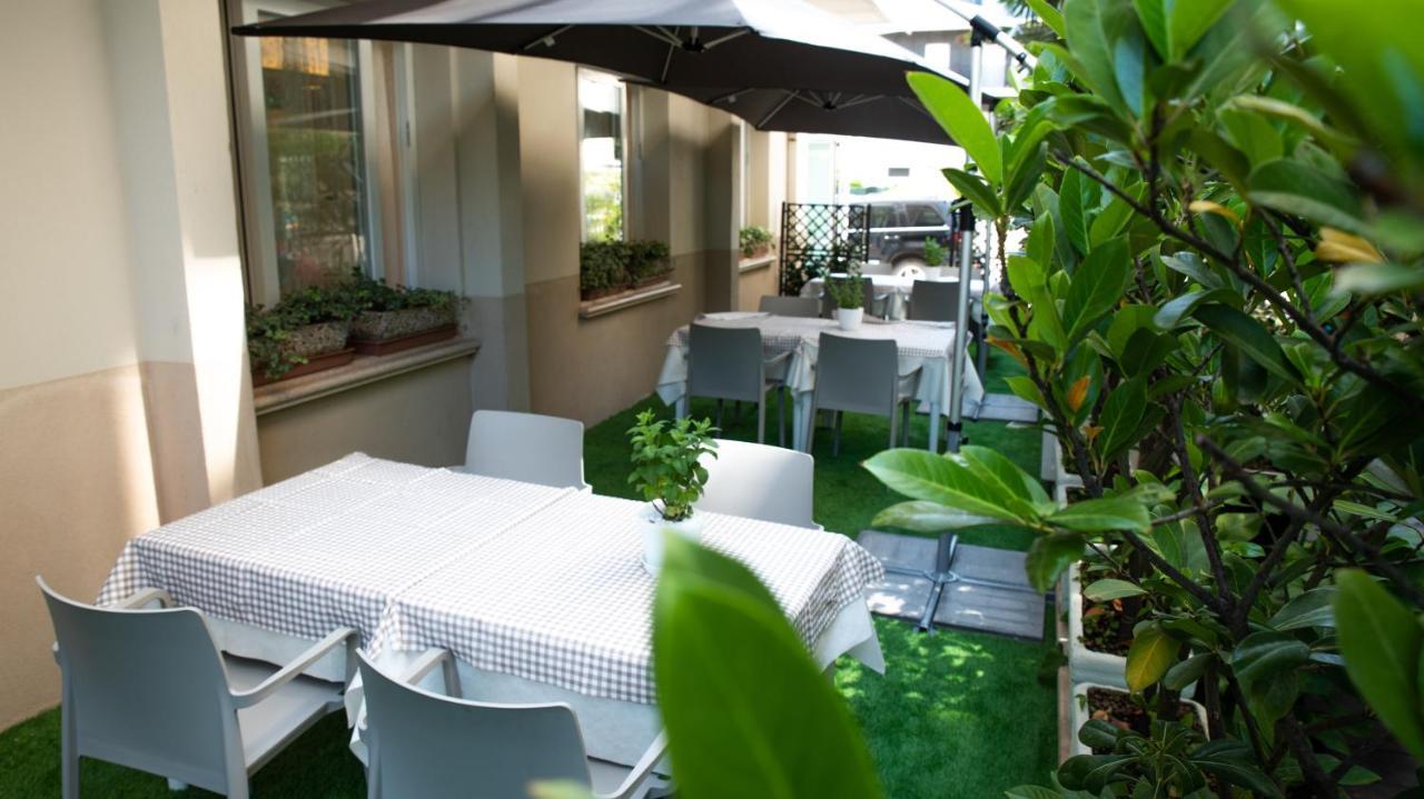 Hotel San Gottardo Riccione Exteriér fotografie
